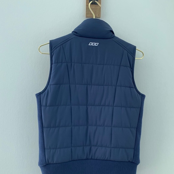 LORNA JANE Ultimate Sleeveless Navy Puffer Vest - Picture 5 of 8